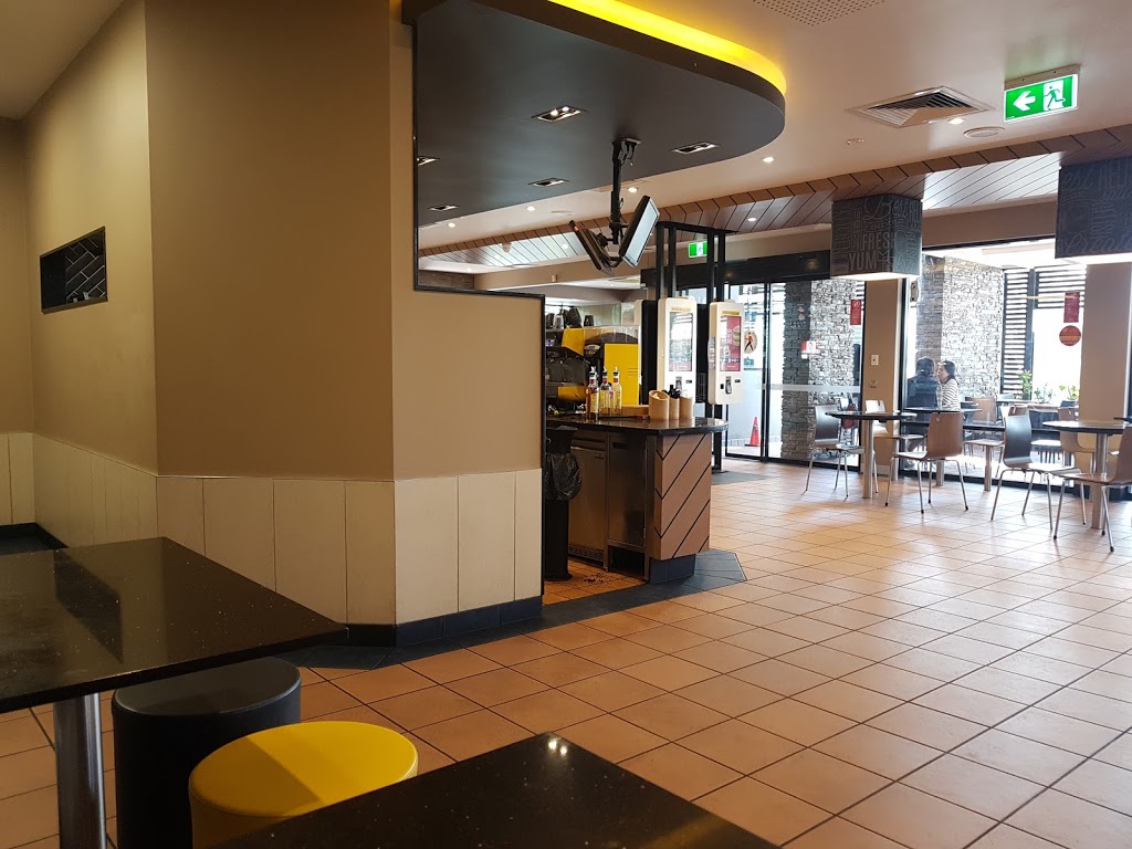 McDonalds Forest Lake | meal takeaway | 237 Forest Lake Blvd, Forest Lake QLD 4078, Australia | 0732787911 OR +61 7 3278 7911
