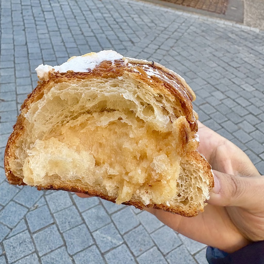 Burnt Croissants | 350 Austinville Rd, Austinville QLD 4213, Australia | Phone: 0448 881 138