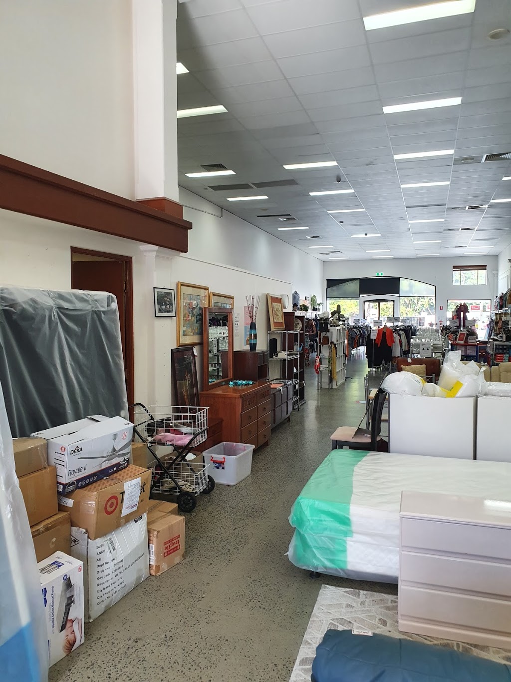 Salvos Stores Bundall | 5/22 Crombie Ave, Bundall QLD 4217, Australia | Phone: (07) 5592 2736