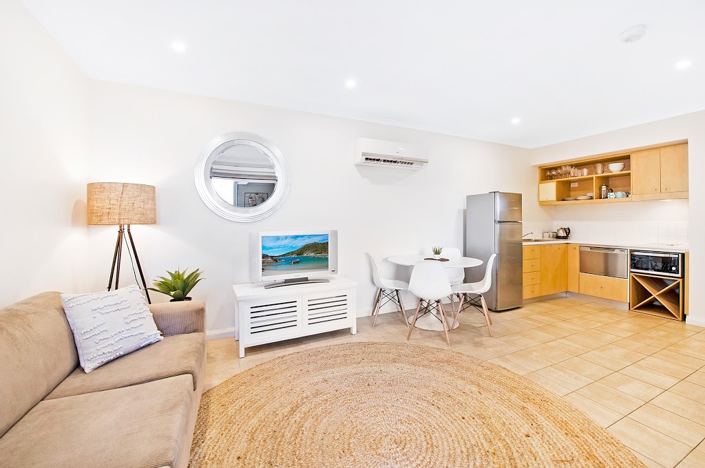 Beach Stays & Iluka Resort Apartments | 1097-1101 Barrenjoey Road, Palm Beach NSW 2108, Australia | Phone: (02) 9974 2108