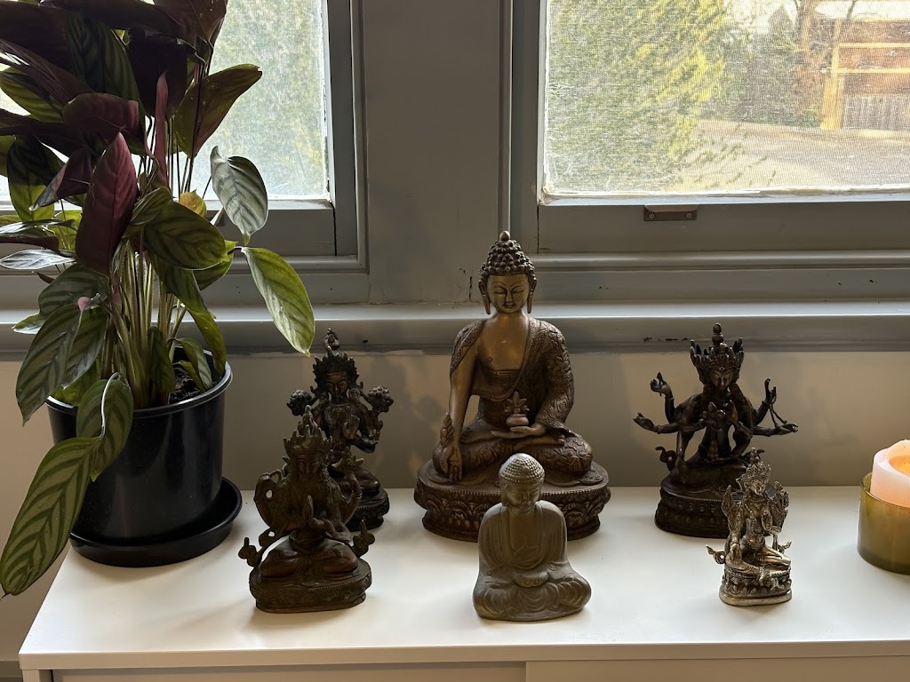 Fran Woodruff Somatic Psychotherapy | Room 69, level 1/1 Halford St, Castlemaine VIC 3450, Australia | Phone: 0407 822 723