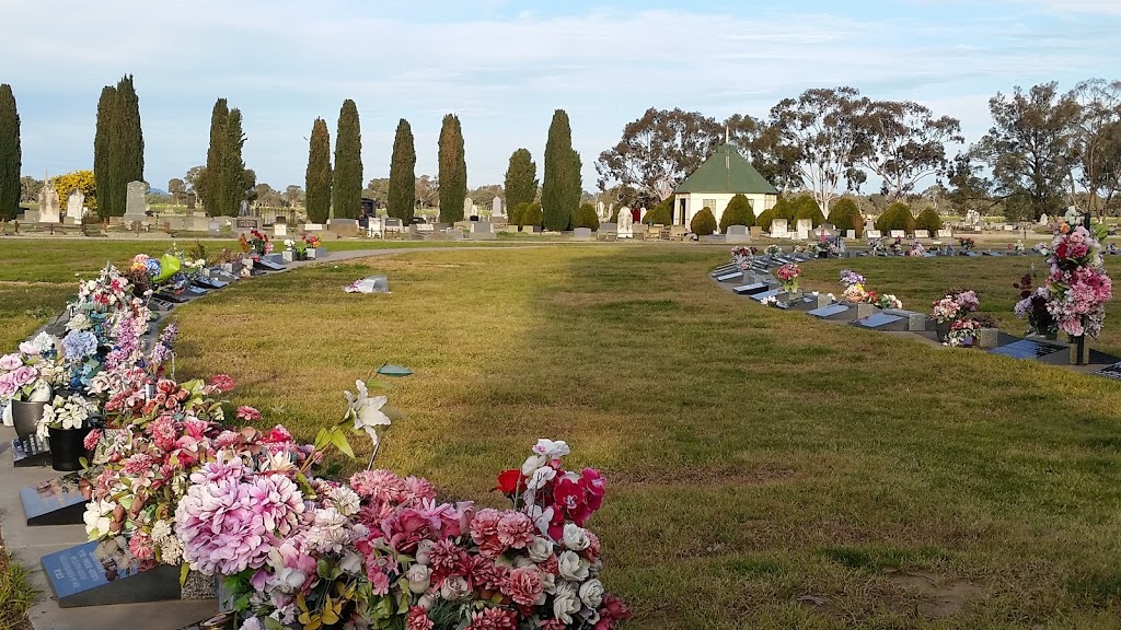 Wahgunyah (Carlyle) Cemetery | cemetery | 167 Distillery Rd, Wahgunyah VIC 3687, Australia