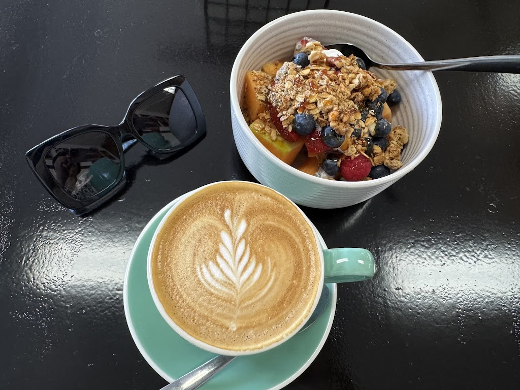 Rev’e Coffee Hub | Kimberley Plaza, 373 Chatswood Rd, Shailer Park QLD 4128, Australia | Phone: 0400 000 000