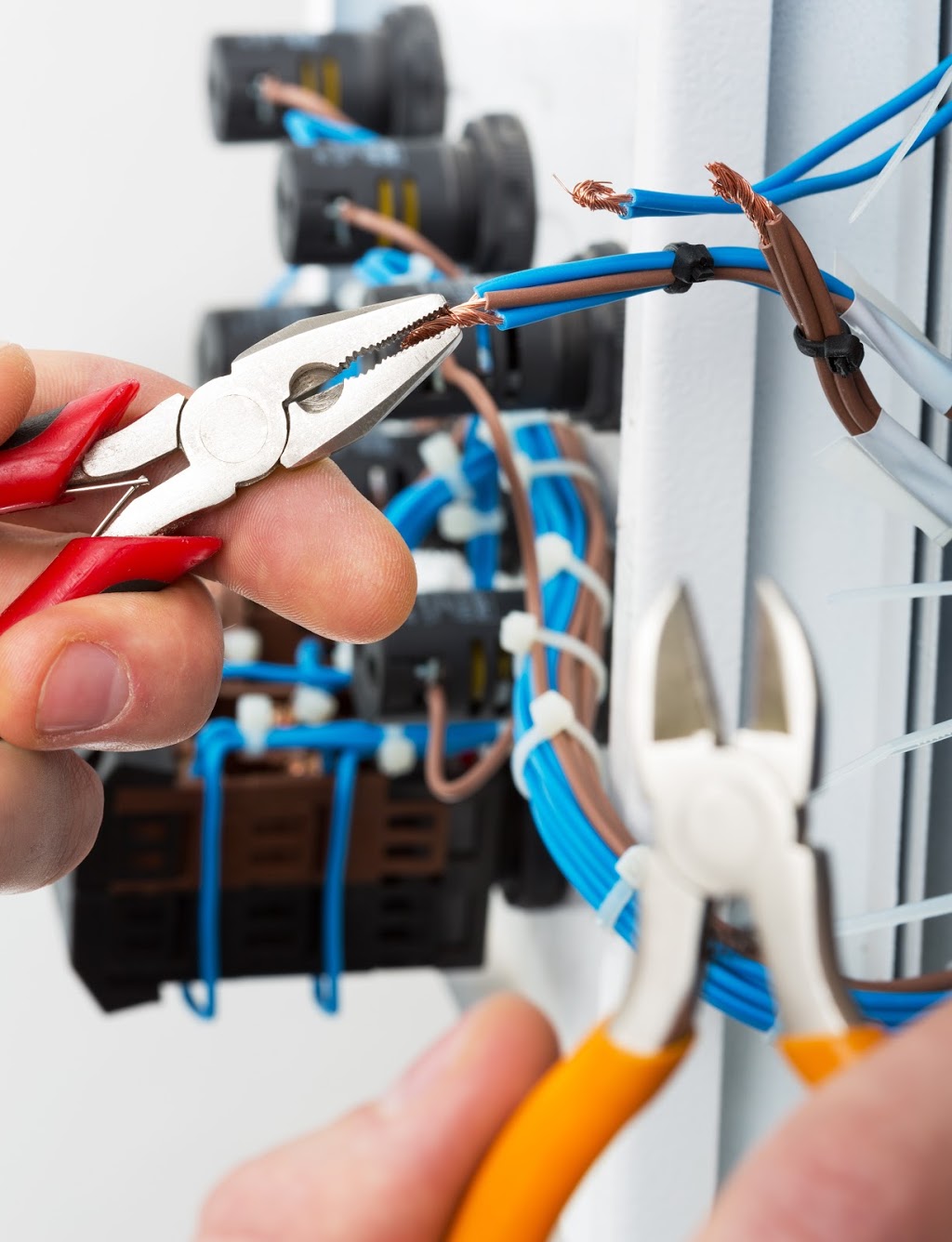 Extreme Electrical Group | electrician | 119 Dalmeny Dr, Prestons NSW 2170, Australia | 1300937693 OR +61 1300 937 693