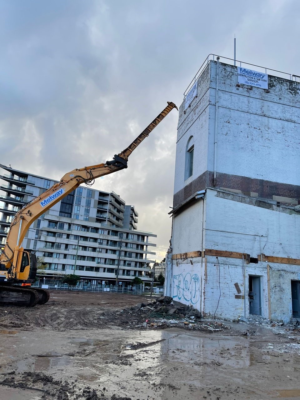 Melway Bin Hire & Demolition | general contractor | 48 Rushwood Dr, Craigieburn VIC 3064, Australia | 0393546996 OR +61 3 9354 6996