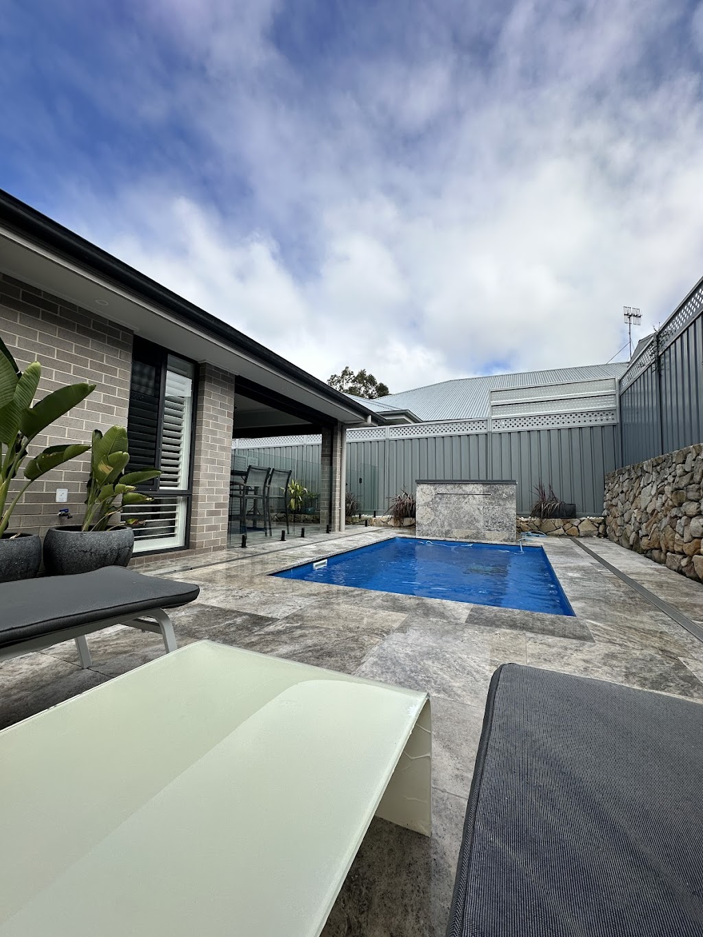 Rengor executive retreat at 5 Rengor Close | Rengor Cl, Belmont North NSW 2280, Australia | Phone: 0414 933 377