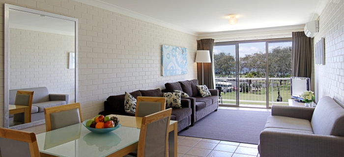 Main Beach Apartments Byron Bay | 43 Lawson St, Byron Bay NSW 2481, Australia | Phone: 1800 040 151