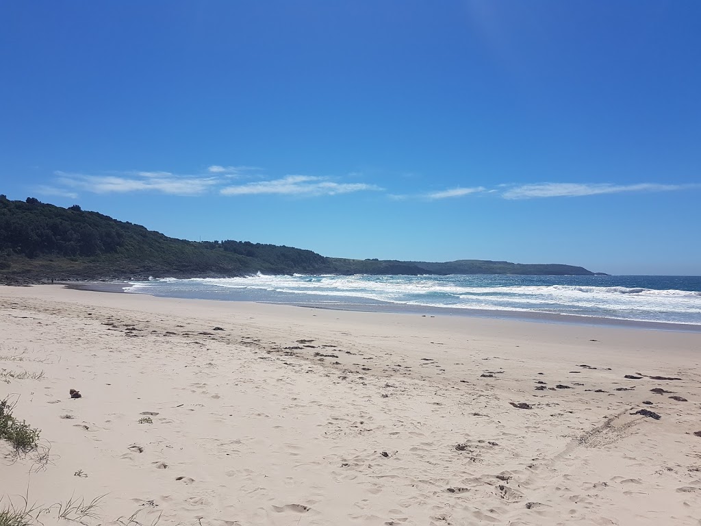 Mystics Beach (Minnamurra Beach) | park | Killalea Access Rd, Shellharbour NSW 2529, Australia | 0242378589 OR +61 2 4237 8589