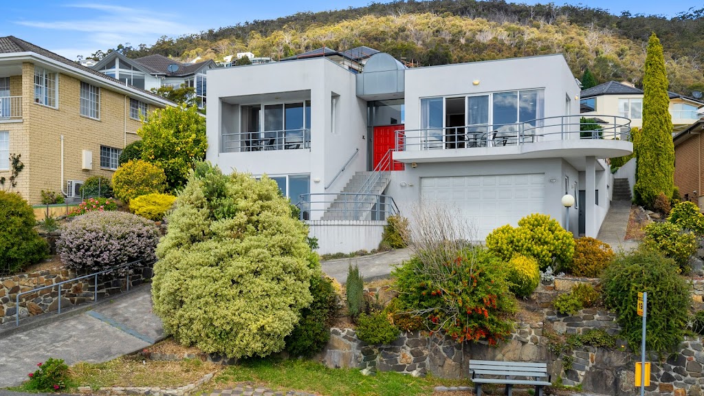 Super nice house with sea view | 430 Churchill Ave, Sandy Bay TAS 7005, Australia | Phone: 0452 526 460