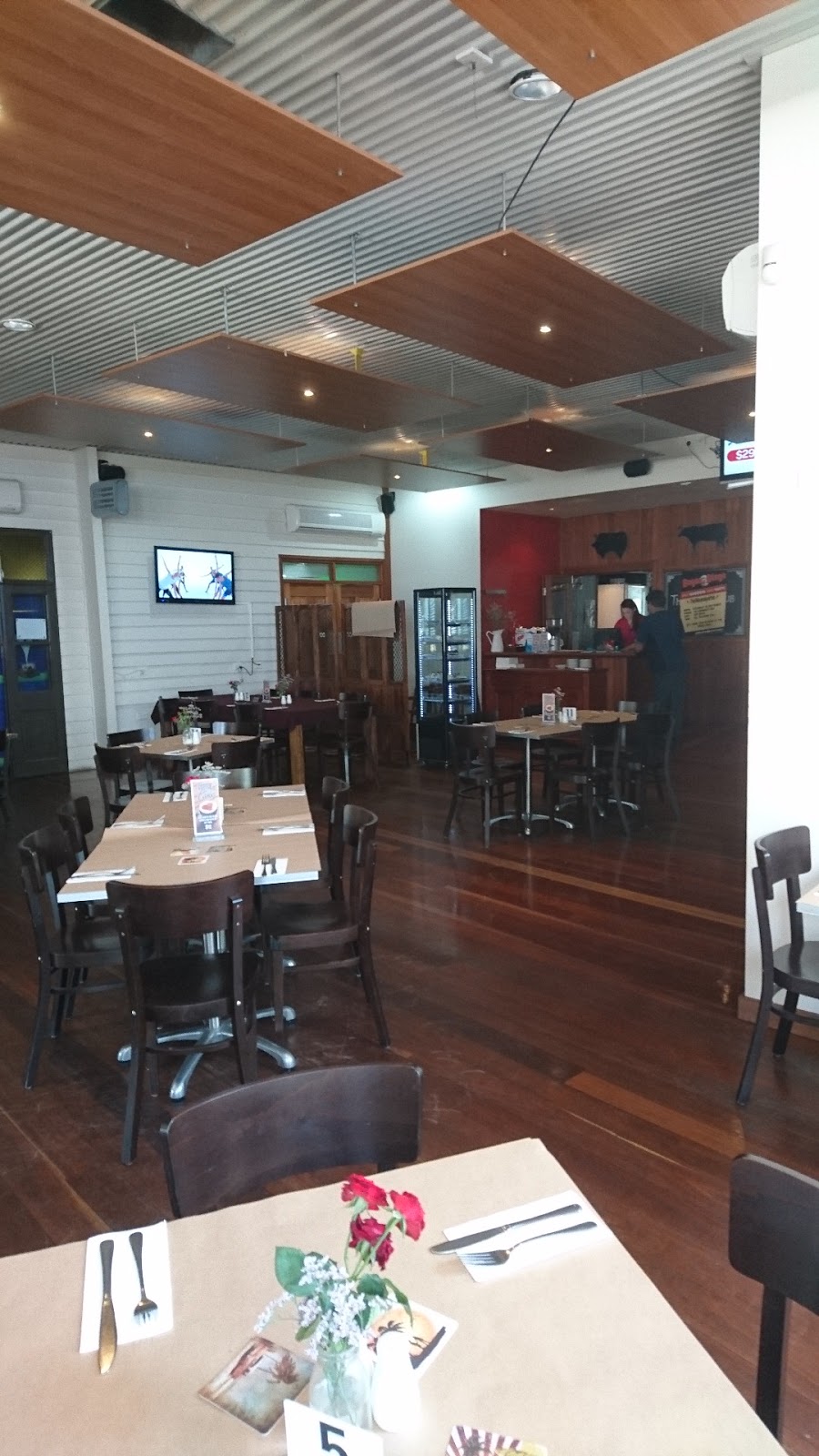 The Woombye Pub | 3 Blackall St, Woombye QLD 4559, Australia | Phone: (07) 5442 1155