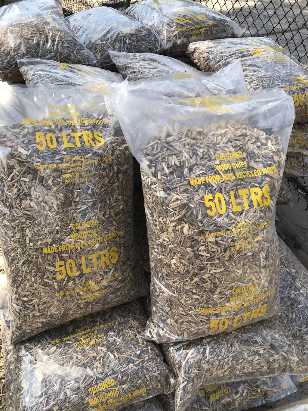 Natural coloured woodchips, Affordable Garden mulch in Melbourne | store | 42 Maffra St, Coolaroo VIC 3048, Australia | 0418539360 OR +61 418 539 360