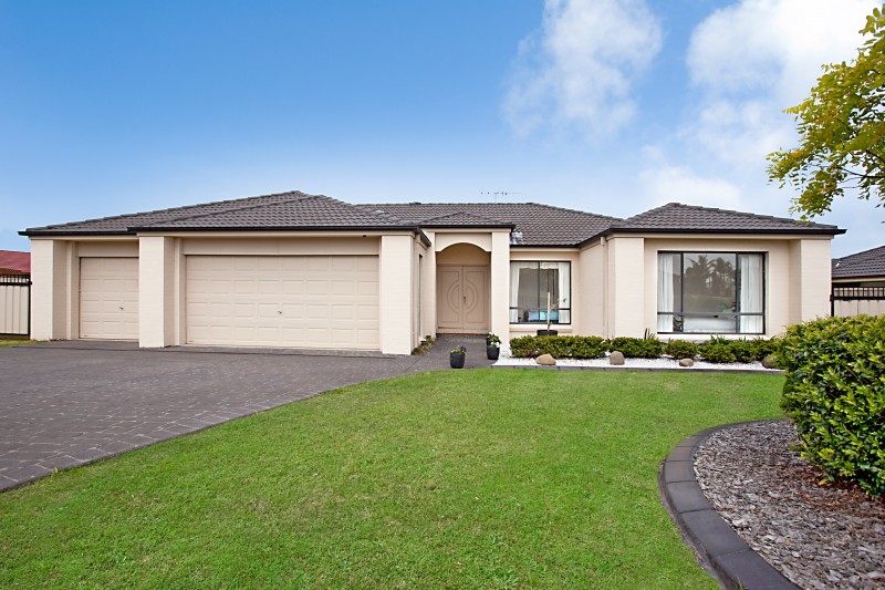 Cox Window Cleaning | 14 Bolwarra Rd, Bolwarra NSW 2320, Australia | Phone: 0420 294 320