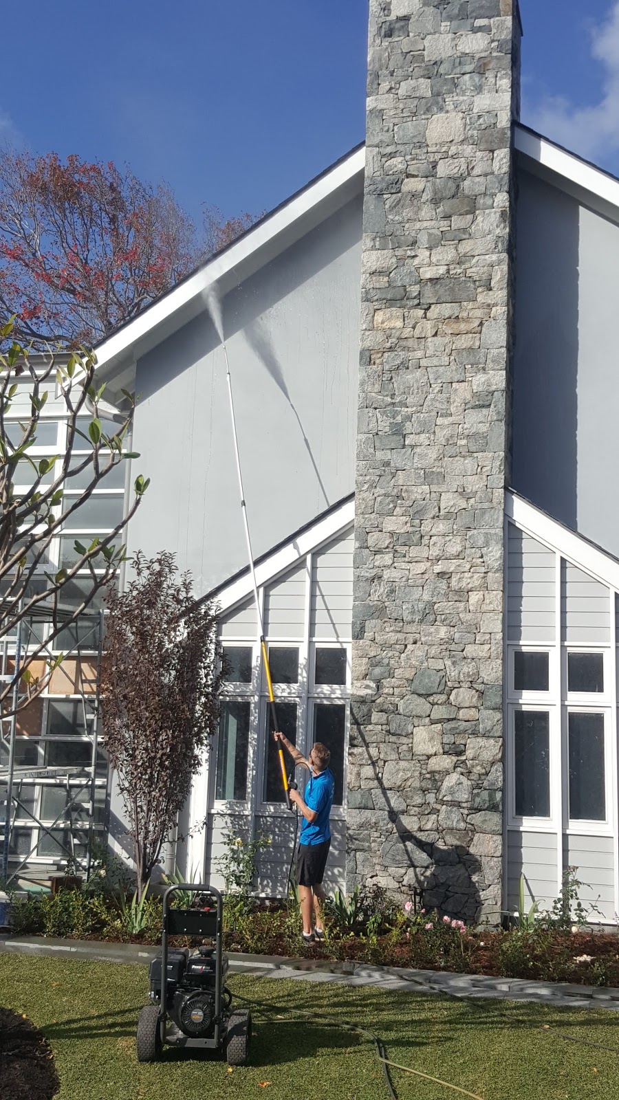 Professional Window Cleaning | 9 Radstock St, Karrinyup WA 6018, Australia | Phone: 0402 196 413