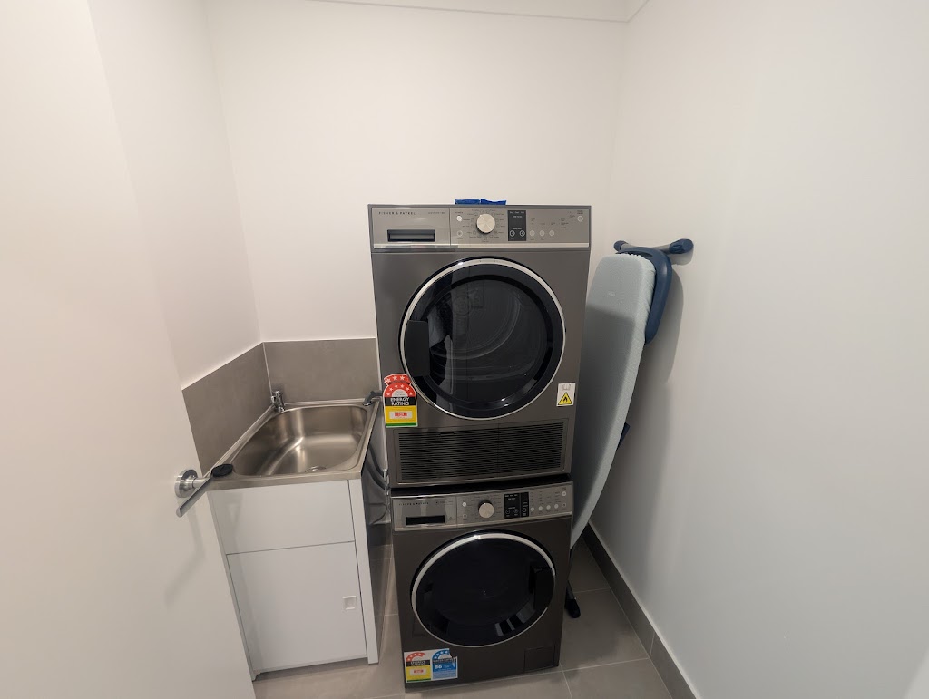 Strawberry Lodge | 19 Strawberry Tce, Glendale NSW 2285, Australia | Phone: (02) 4955 5888