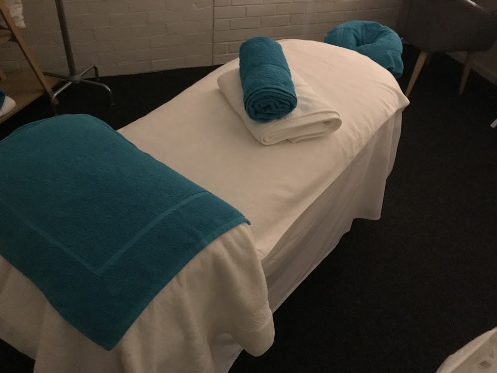 Louise Campbell Remedial Massage |  | 1 Foxdale Ct, Echuca VIC 3564, Australia | 0412224873 OR +61 412 224 873