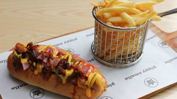 Piggy Smalls - Burgers & Hot Dogs (Ocean Grove) | Shop 6/122 Grubb Rd, Ocean Grove VIC 3226, Australia | Phone: 0451 677 355