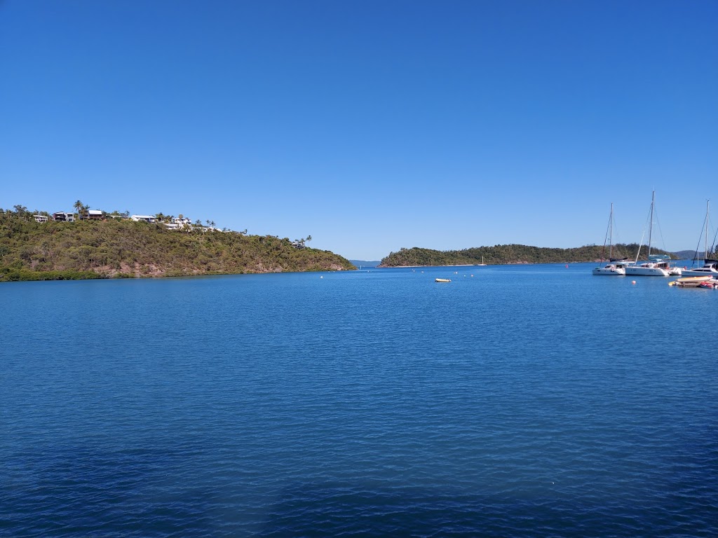 Shute Harbour Slipway | 6 Bay Terrace, Shute Harbour QLD 4802, Australia | Phone: (07) 4948 8239