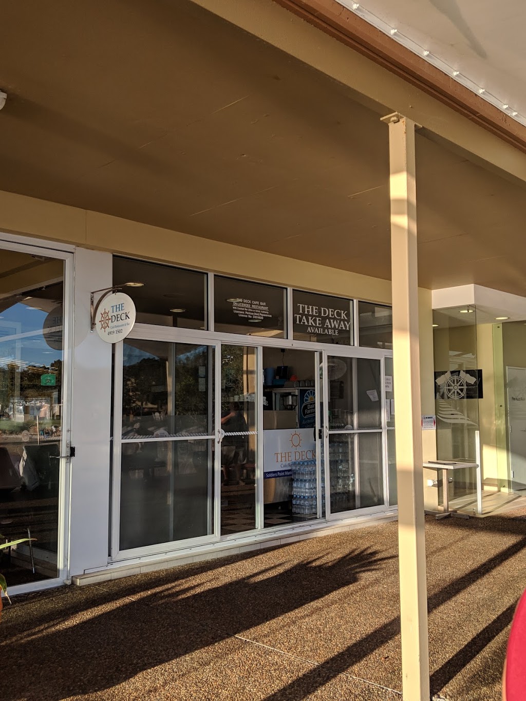 The Deck Cafe Restaurant & Bar | restaurant | 1/2 Sunset Blvd, Soldiers Point NSW 2317, Australia | 0249191502 OR +61 2 4919 1502