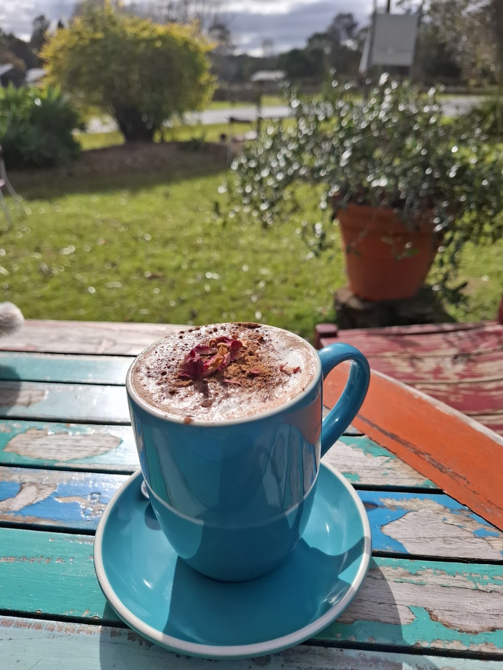 The Happy Apple Cafe | 2 Crooks Valley Rd, Crystal Creek NSW 2484, Australia | Phone: 0432 242 888