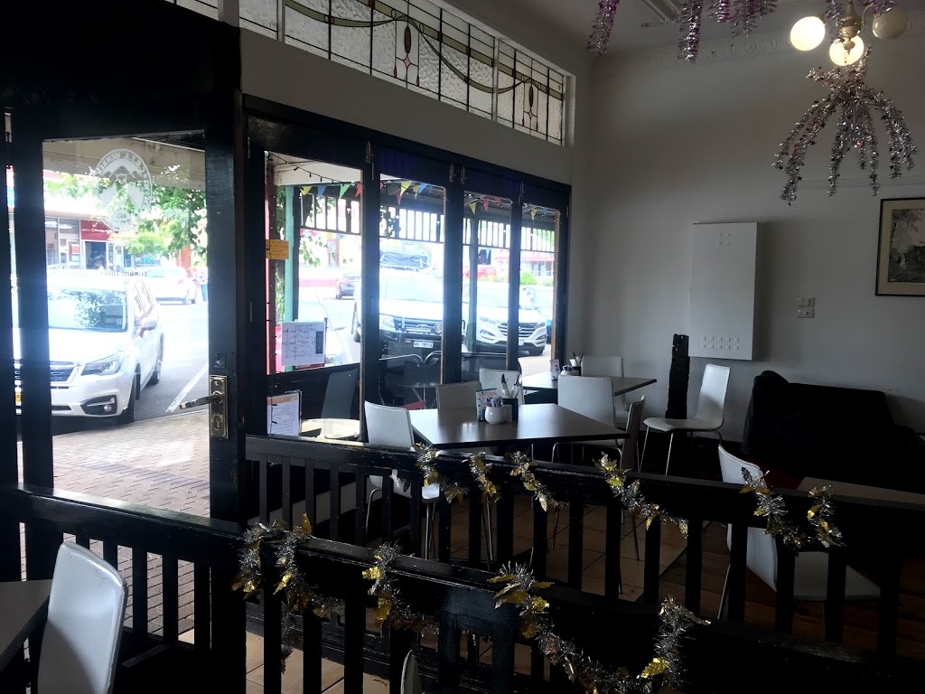 Redstar cafe | 52/2 Henty St, Casterton VIC 3311, Australia