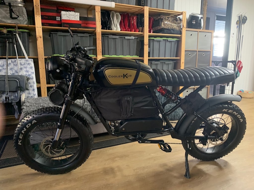 Sunset Riders | Unit 3/11 Cylinders Dr, Torquay VIC 3228, Australia | Phone: 0432 789 964