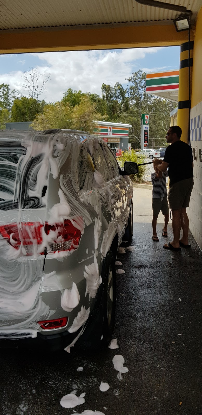 Deagon Car and Dog Wash | car wash | 11 Depot Rd, Deagon QLD 4017, Australia | 0429443519 OR +61 429 443 519