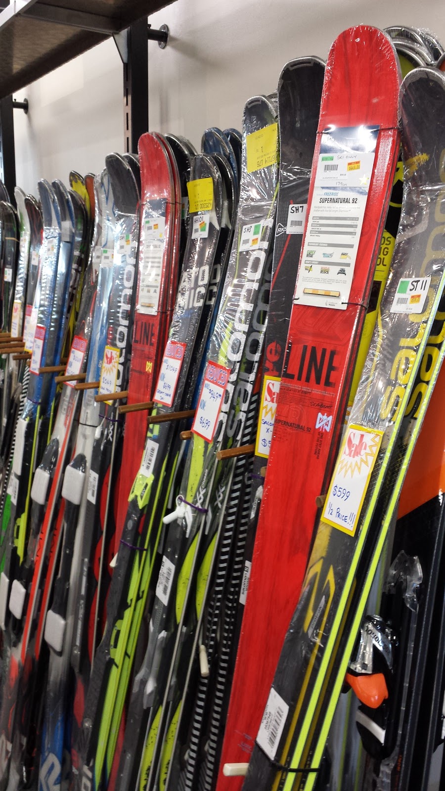 Rays Ski Shop | 21 Myrtle St, Myrtleford VIC 3737, Australia | Phone: (03) 5752 1306