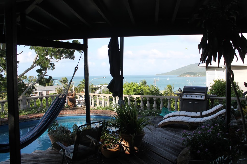 Whitsunday Moorings B and B | 37 Airlie Cres, Airlie Beach QLD 4802, Australia | Phone: (07) 4946 4692