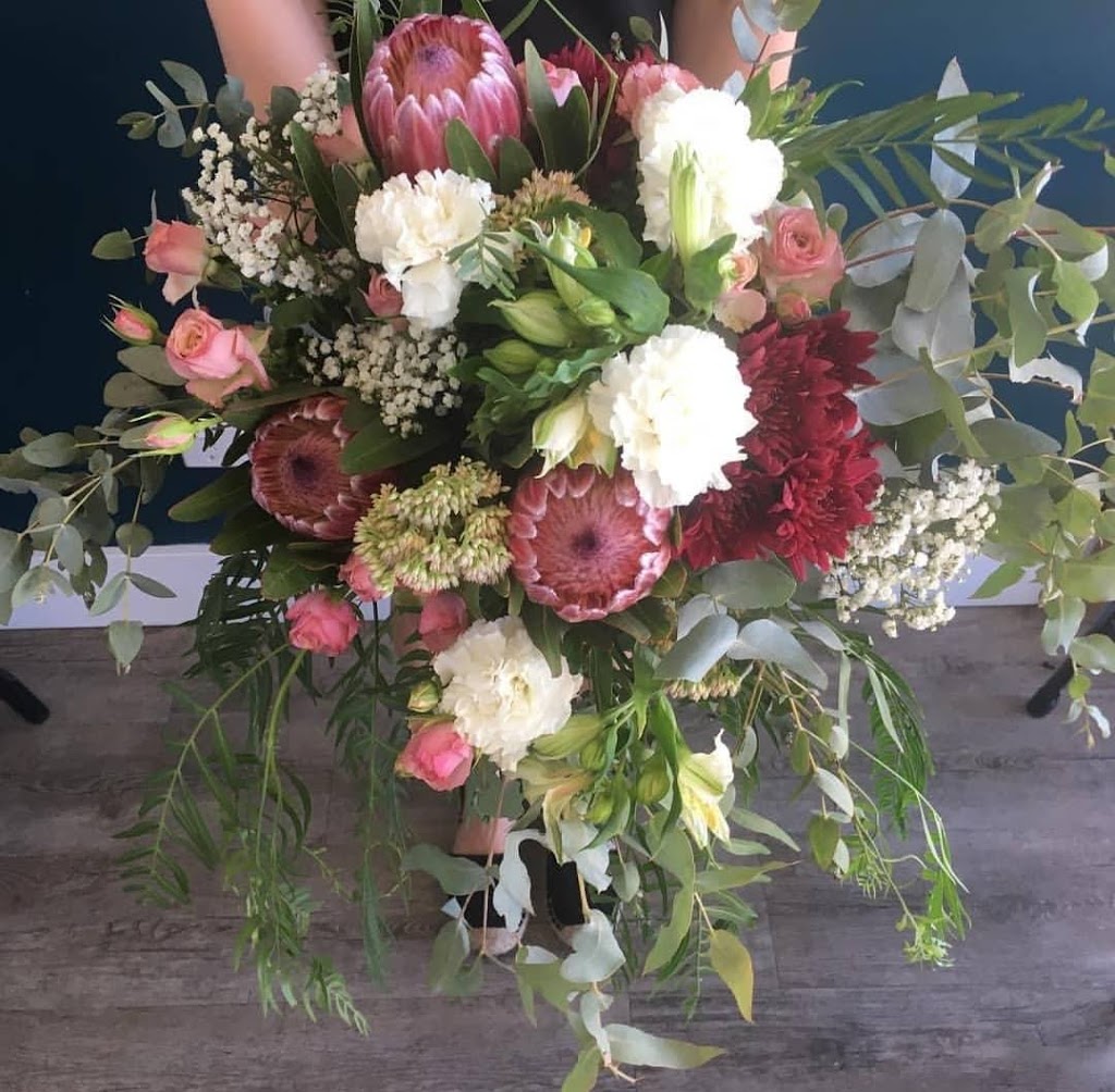 Blossoms Flower Boutique Mackay | florist | Shop 5B Northern Beaches Central, 10 Eimeo Rd, Rural View QLD 4740, Australia | 0748402889 OR +61 7 4840 2889