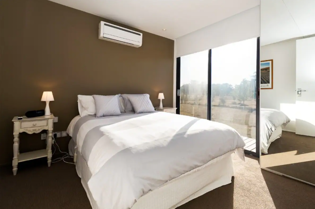 Angourie Studio | 115 Eurunderee Ln, Eurunderee NSW 2850, Australia | Phone: 0417 463 917