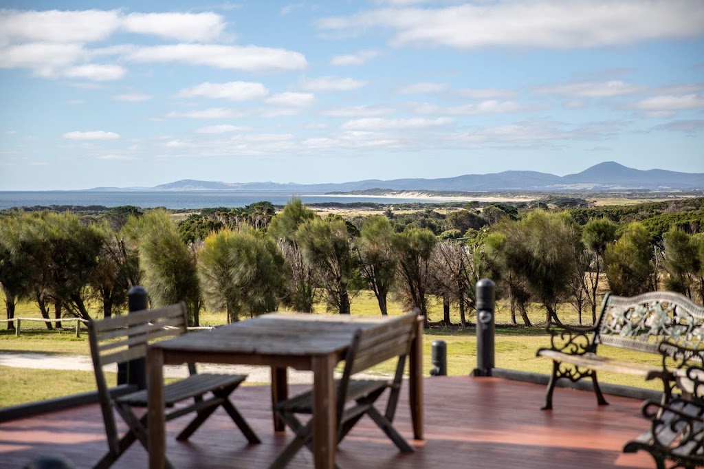 Mountain Seas Lodge | 855 Trousers Point Rd, Loccota TAS 7255, Australia | Phone: (03) 6359 4553