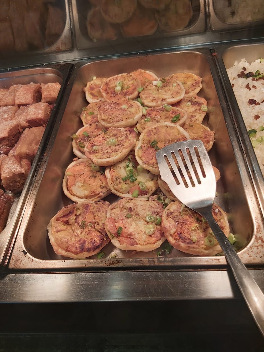 BIG BOUCHE | 125-133 Lucas Dr, Lamb Island QLD 4184, Australia | Phone: 0460 820 390