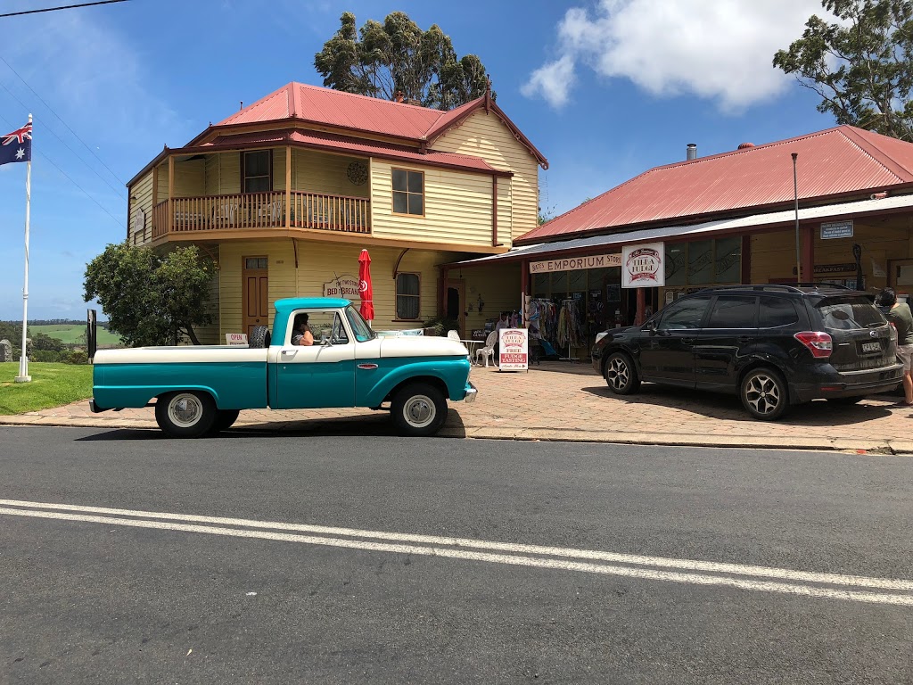 Australia Post - Central Tilba LPO | post office | 2 Bate St, Central Tilba NSW 2546, Australia | 0244737290 OR +61 2 4473 7290