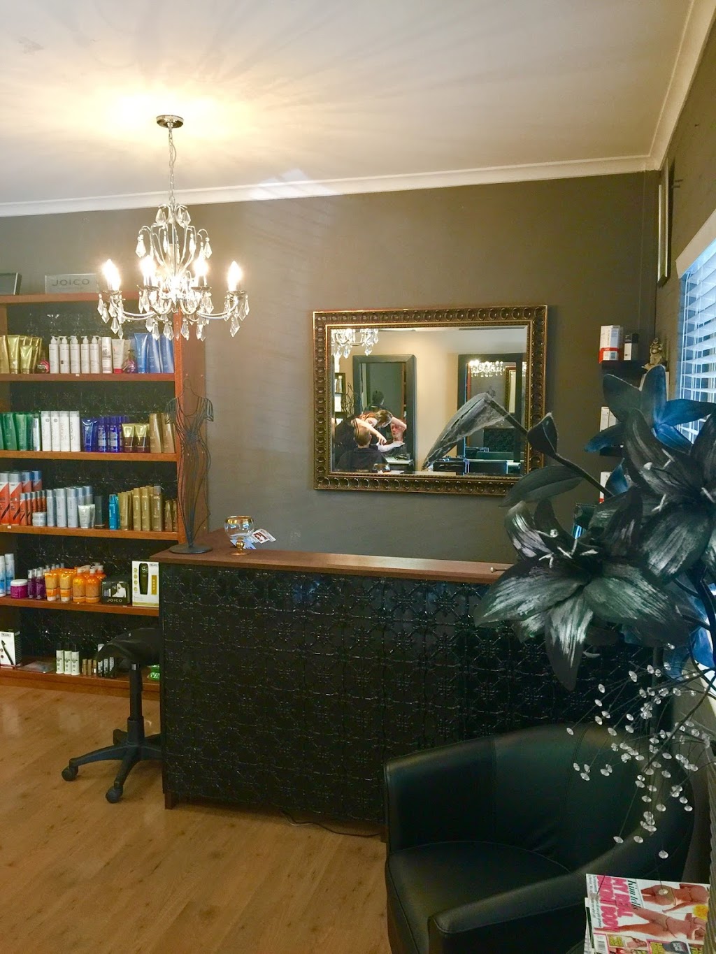 Frayed Knot Hair Studio | hair care | 8/14 Brockman St, Gingin WA 6503, Australia | 0895752759 OR +61 8 9575 2759