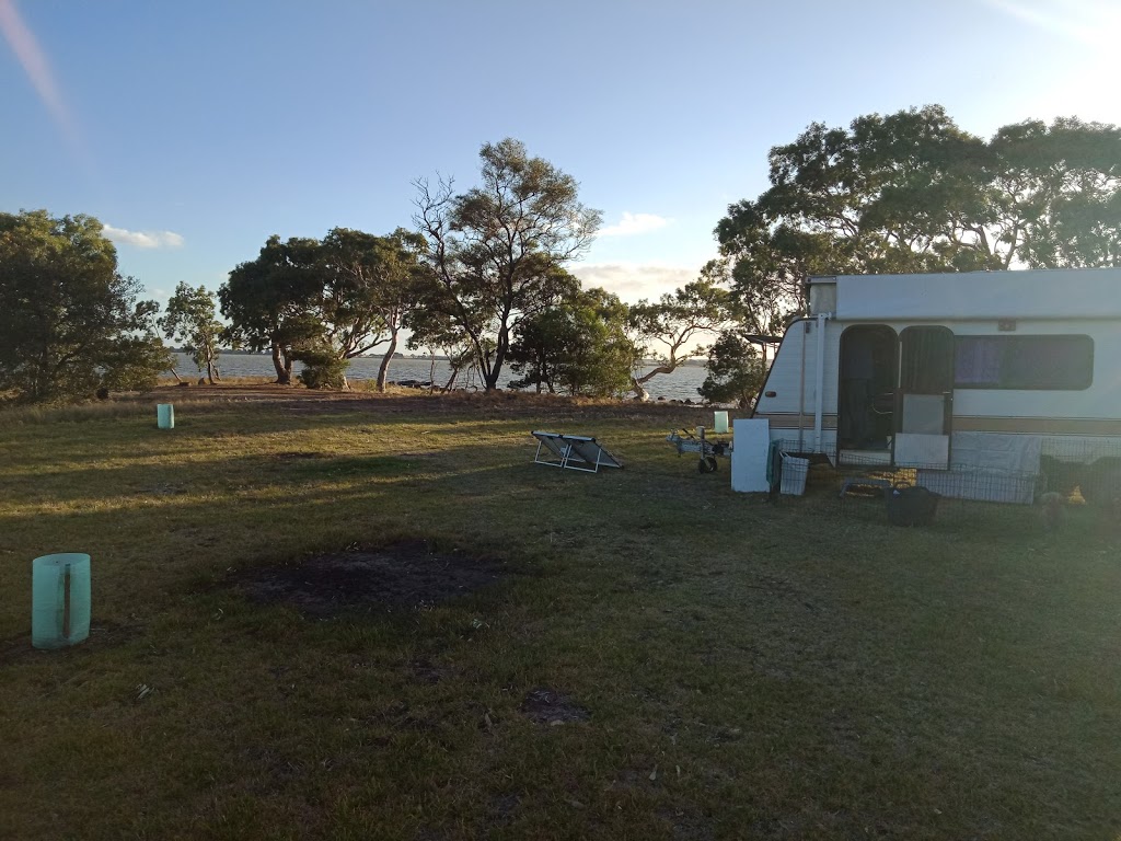 Lake bolac forshore camp reserve | lodging | Frontage Rd, Lake Bolac VIC 3351, Australia