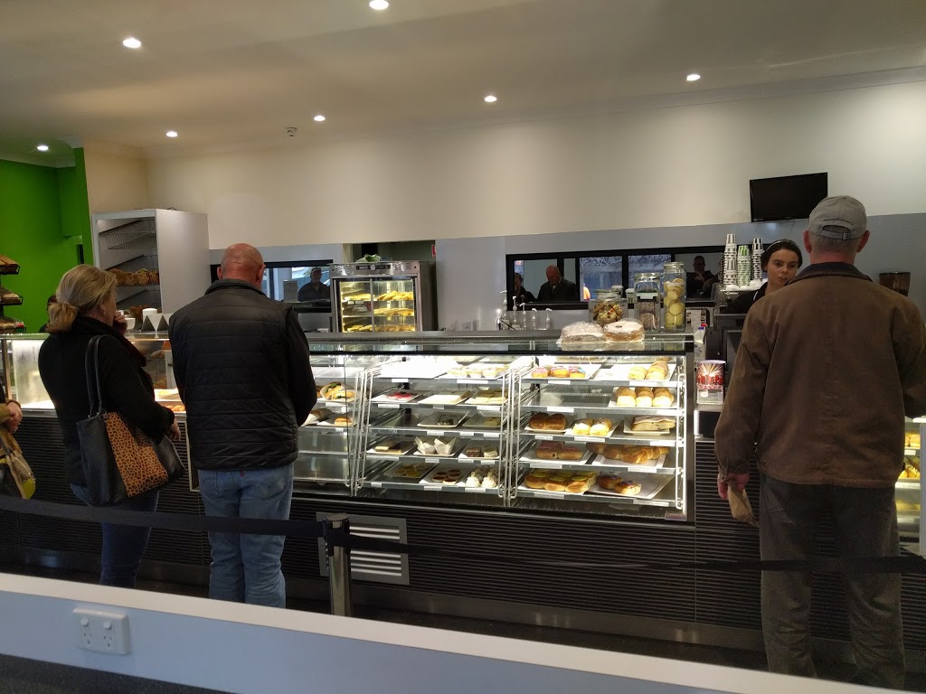 Grays Bakery | 39 Scoresby St, Kerang VIC 3579, Australia | Phone: (03) 5452 1655