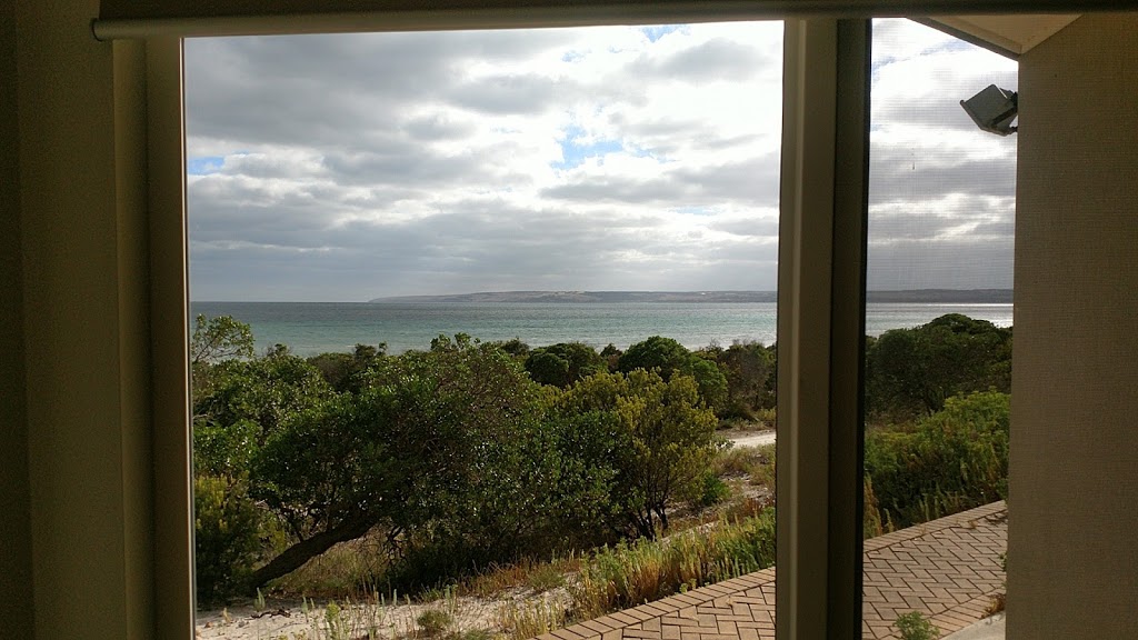 Island Beach Lodge | Lot 301 Borda Rd, Island Beach SA 5221, Australia | Phone: (08) 8331 3059