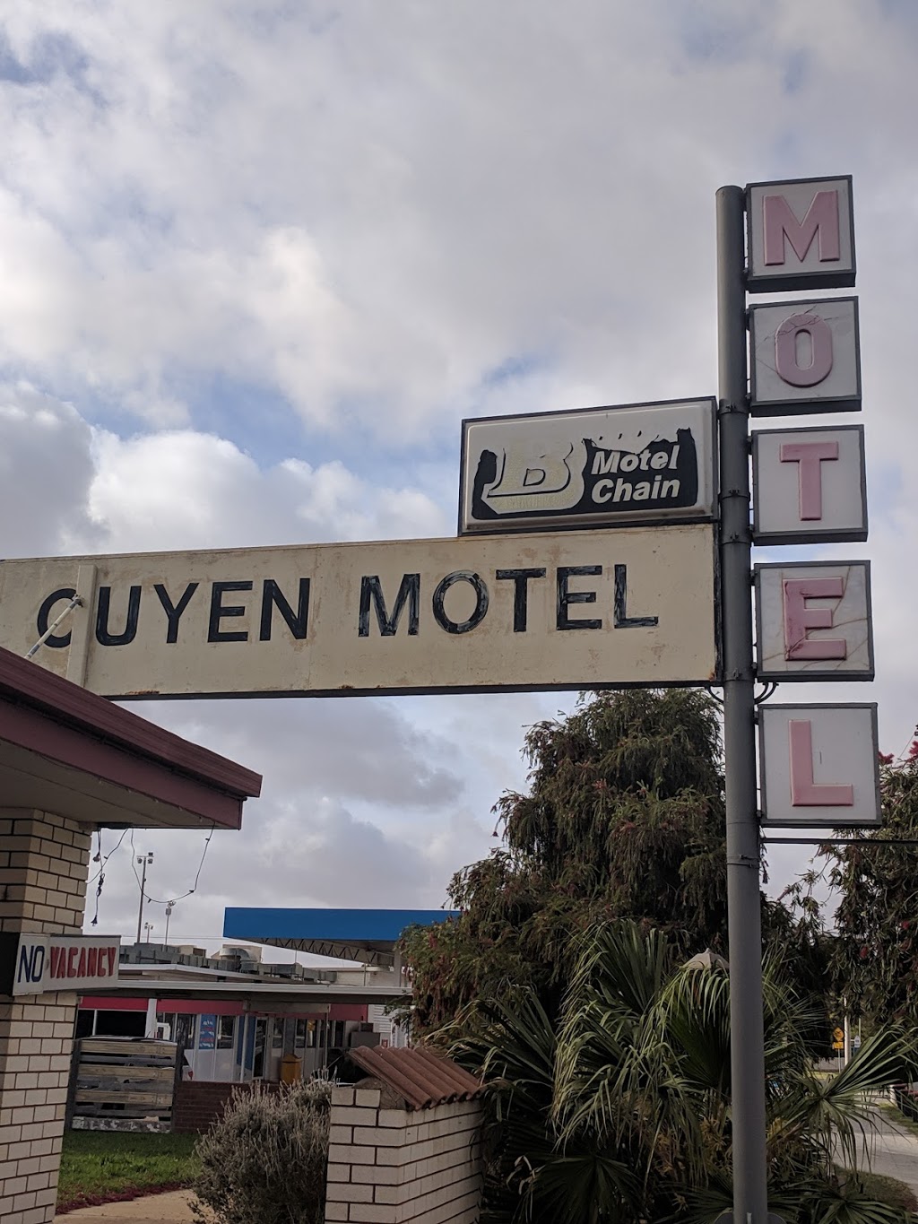Ouyen Motel | lodging | 9 Farrell St, Ouyen VIC 3490, Australia | 0350921397 OR +61 3 5092 1397