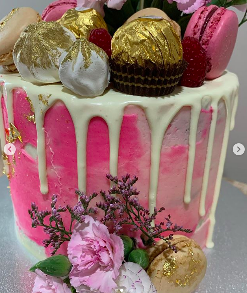 Carla Mays Cakes | Hocking Ave, Mount Clear VIC 3350, Australia | Phone: 0421 556 335