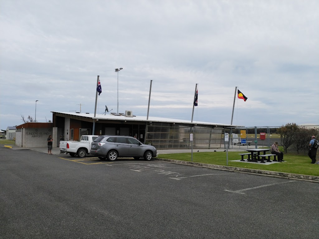 Flinders Island-Whitemark-Palana Airport | 122 Palana Rd, Whitemark TAS 7255, Australia | Phone: (03) 6359 2144