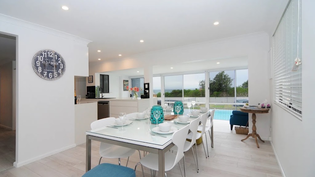 Bella Blu Beach House Vincentia | 126 Elizabeth Dr, Vincentia NSW 2540, Australia | Phone: (203) 803-8322