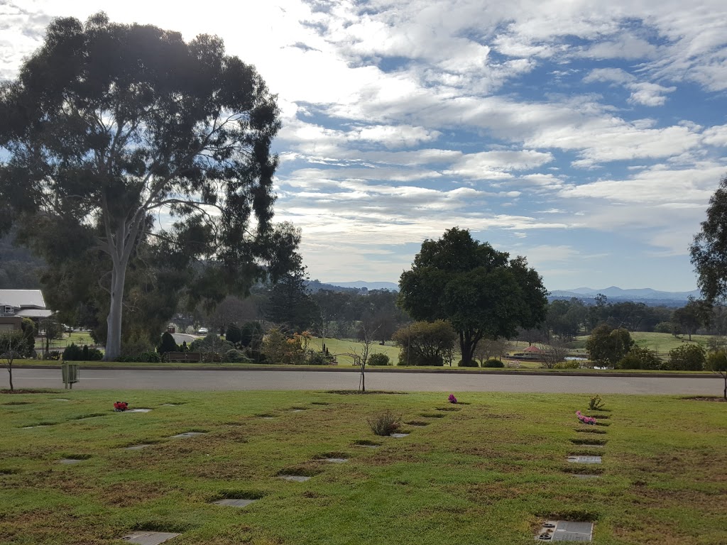 Glenmorus Memorial Gardens | cemetery | 54 Glenmorus St, Glenroy NSW 2640, Australia | 0260435655 OR +61 2 6043 5655