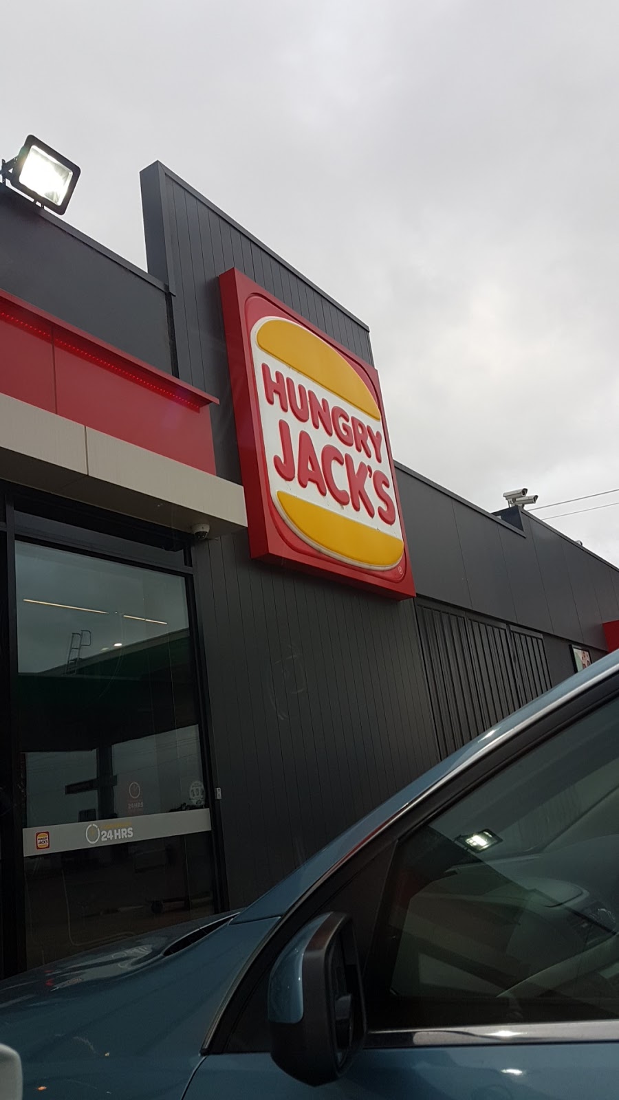 Hungry Jacks | restaurant | 211 Leakes Rd, Truganina VIC 3029, Australia | 0383532257 OR +61 3 8353 2257