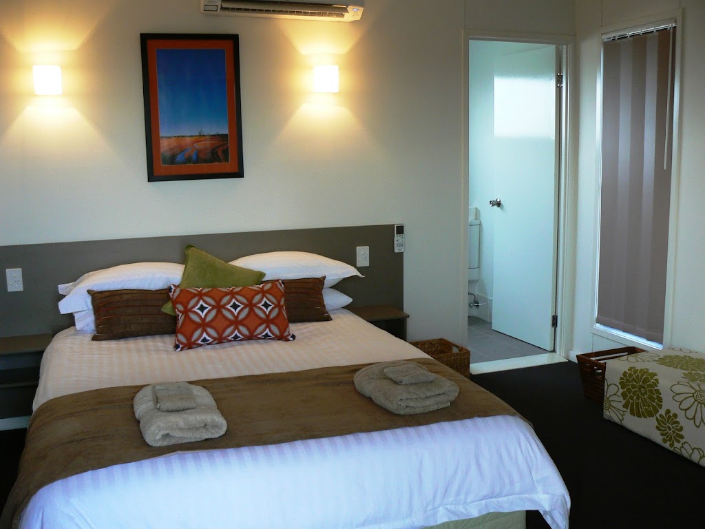 Cunnamulla Cabins & Caravan Park | 79 Emma St, Cunnamulla QLD 4490, Australia | Phone: 0407 785 785