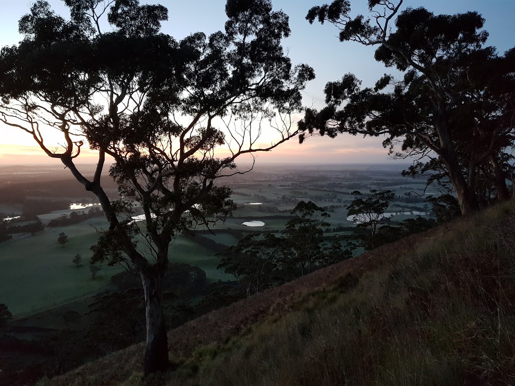 Mt Buninyong Extinct Volcano | park | Buninyong VIC 3357, Australia | 0353418211 OR +61 3 5341 8211