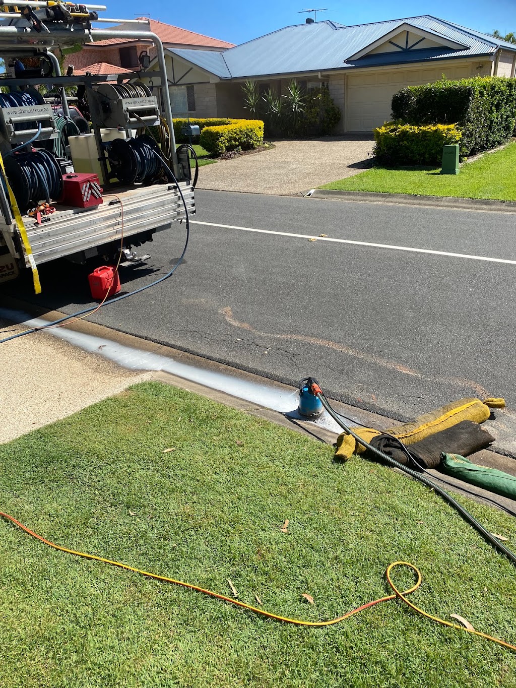 On Point Pressure Cleaning |  | 3 Thor St, Victoria Point QLD 4165, Australia | 0423528000 OR +61 423 528 000