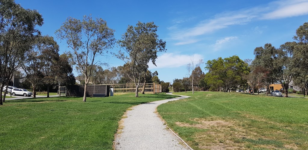 Braeside Linear Reserve | 33 Lake King Cir, Waterways VIC 3195, Australia