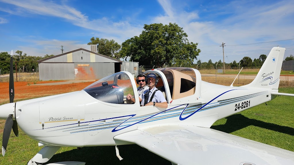 Riverina Wings Flight Training | Old Aerodrome Rd, Griffith NSW 2680, Australia | Phone: 0423 419 528