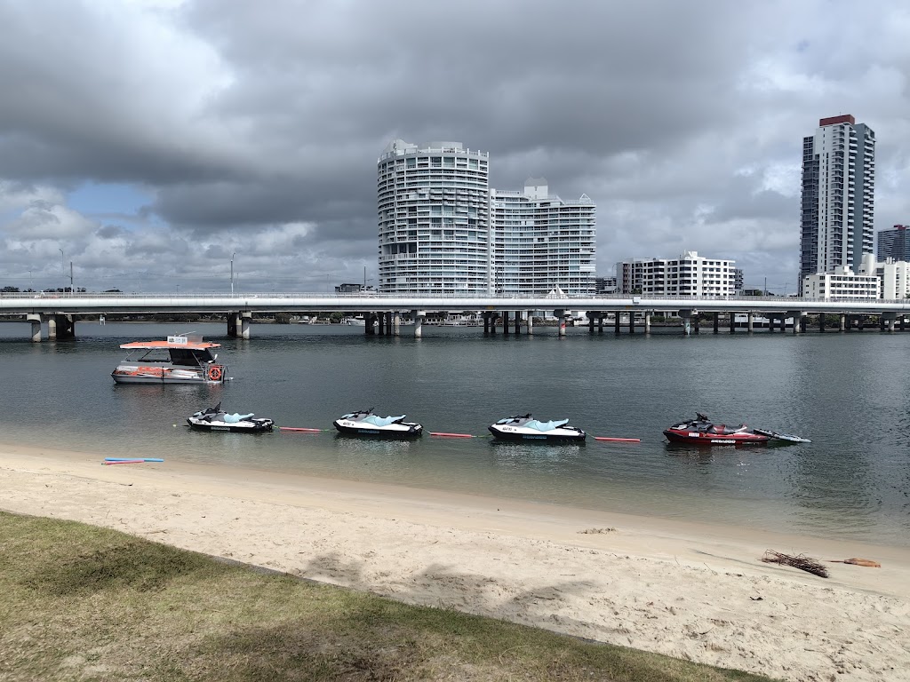 Gold Coast Pontoons and Jet Ski Tours | Muriel Henchman Park, Main Beach QLD 4217, Australia | Phone: 0409 468 341