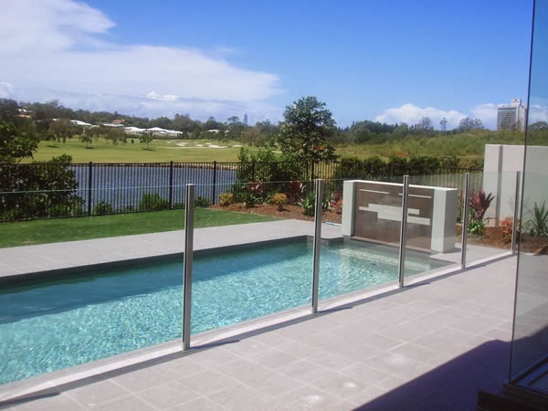 Alto Vista Glass Fencing & Gates | 2/20 Kamholtz Ct, Molendinar QLD 4214, Australia | Phone: (07) 5563 1987